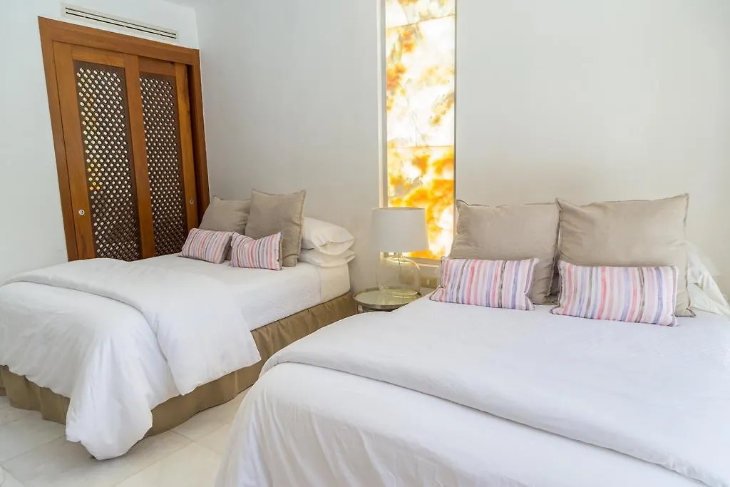 Hotel Beach Front House Casa Marmol Playa del Carmen